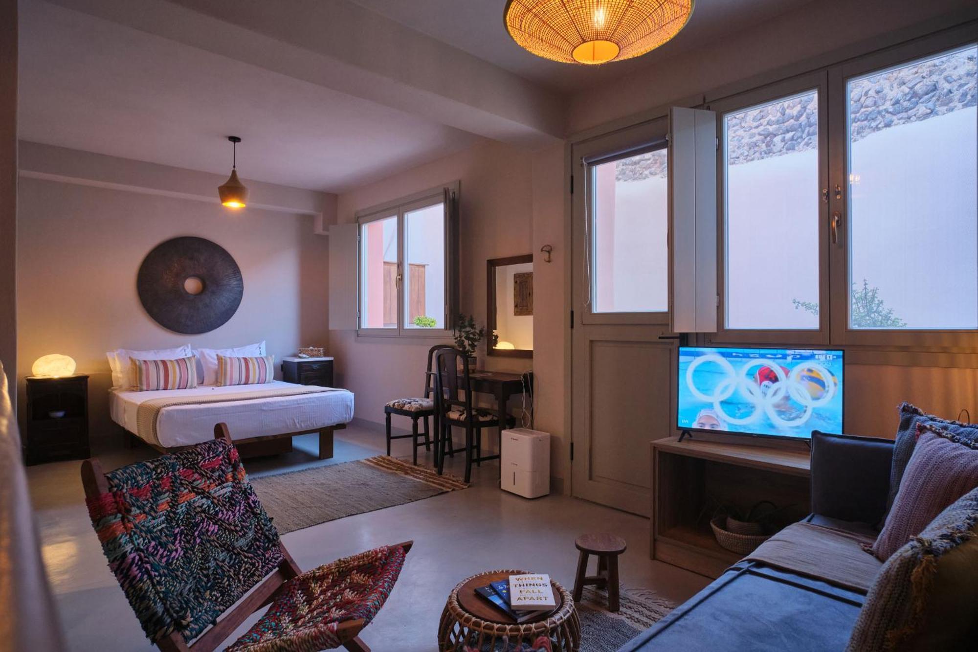 Pink Freud Villas Santorini Oía Zewnętrze zdjęcie